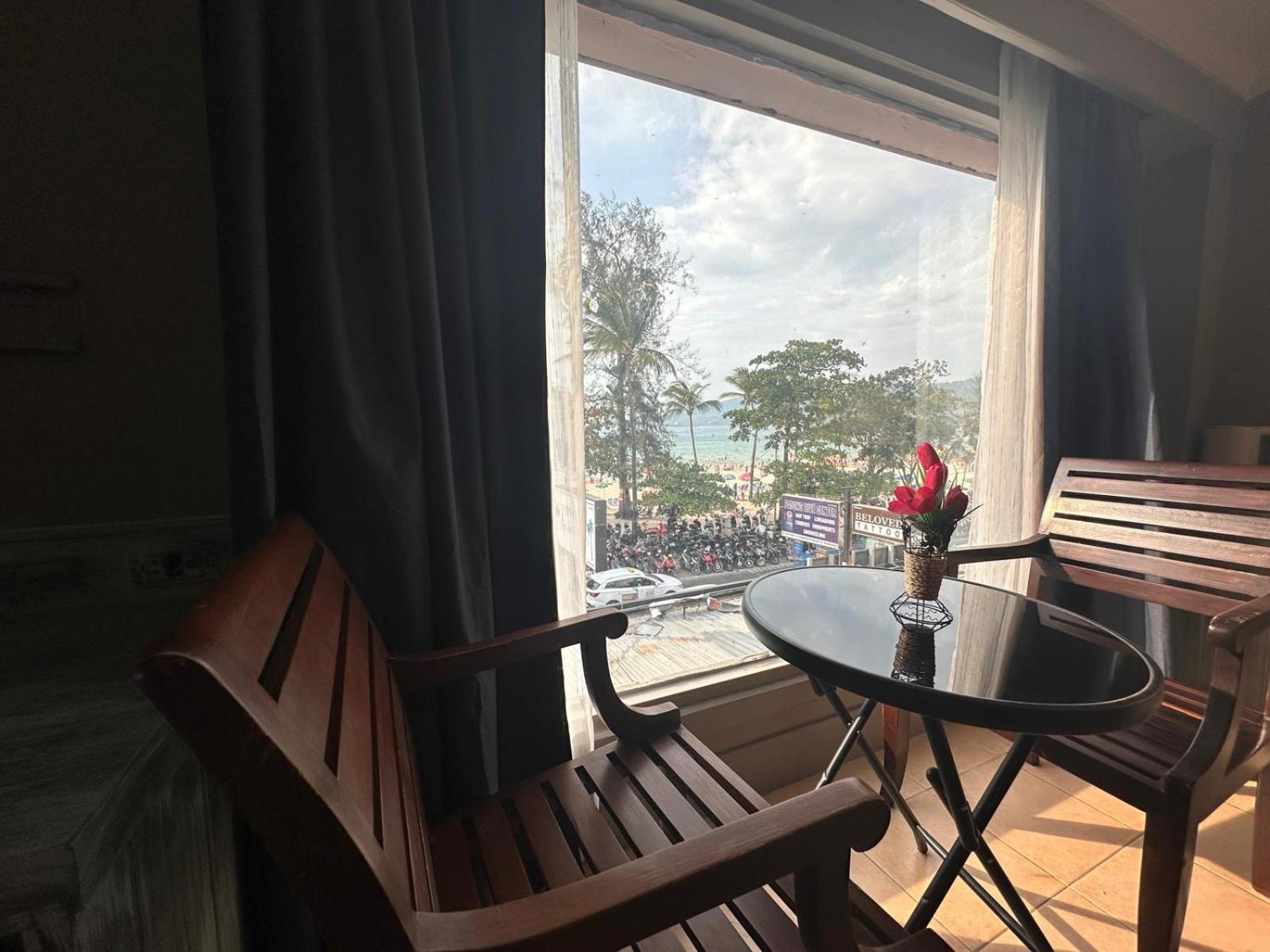 The Taksim Patong Beach Hotel Exterior photo